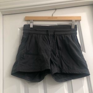 North face shorts xs